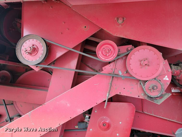 image for item ML9434 1981 International 1420 Axial-Flow  combine