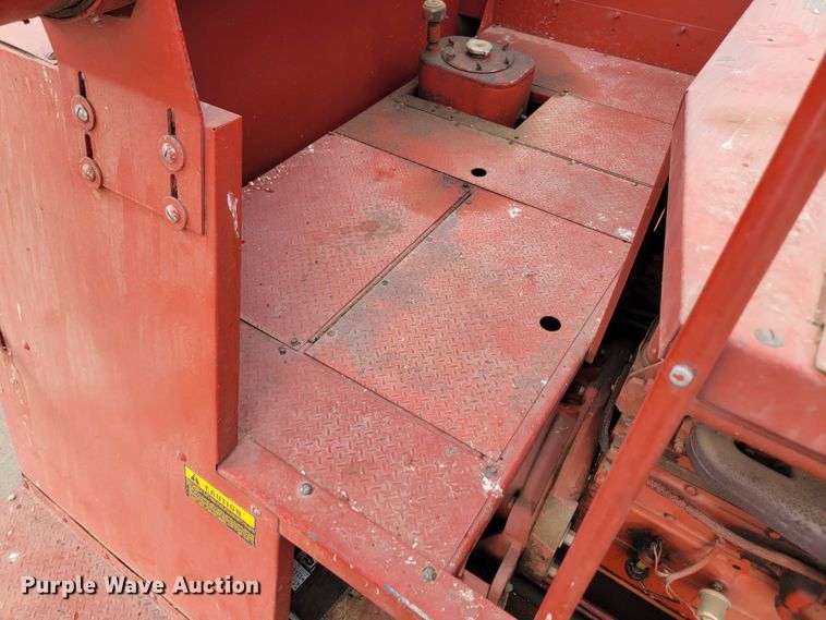 image for item ML9434 1981 International 1420 Axial-Flow  combine