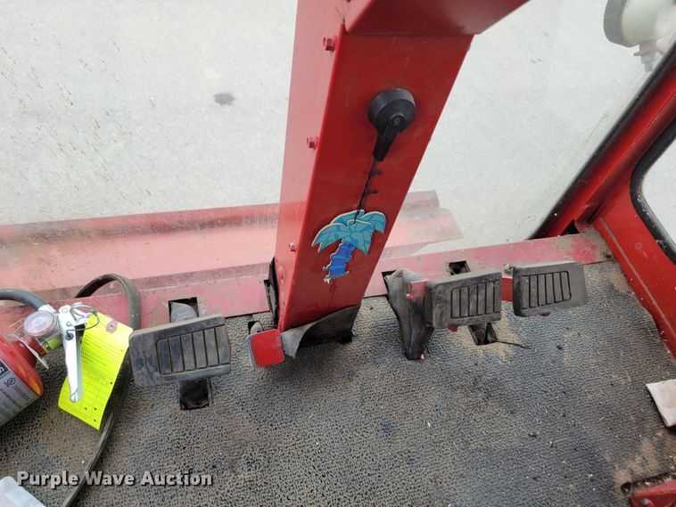 image for item ML9434 1981 International 1420 Axial-Flow  combine