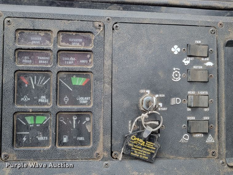 image for item ML9434 1981 International 1420 Axial-Flow  combine