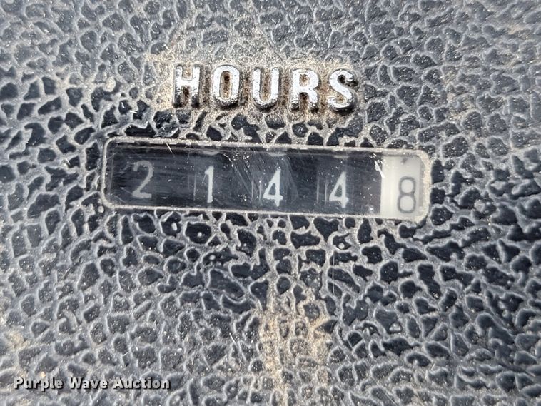 image for item ML9434 1981 International 1420 Axial-Flow  combine