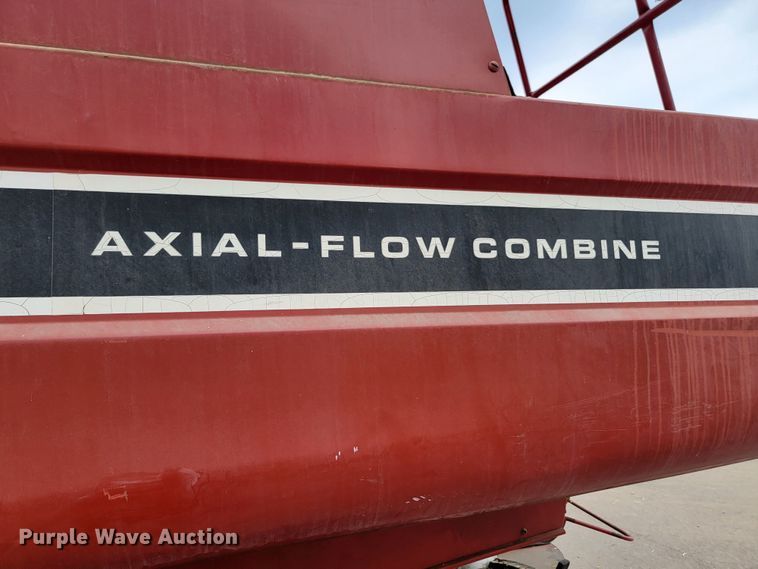 image for item ML9434 1981 International 1420 Axial-Flow  combine