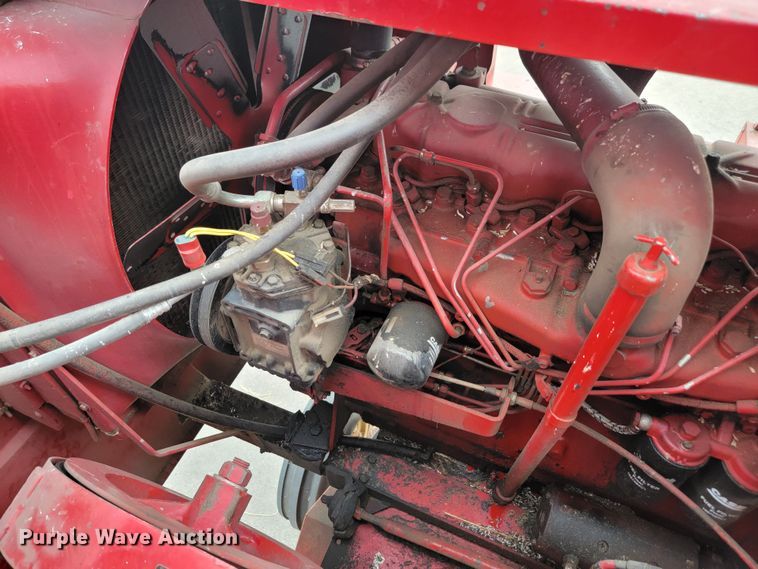 image for item ML9434 1981 International 1420 Axial-Flow  combine