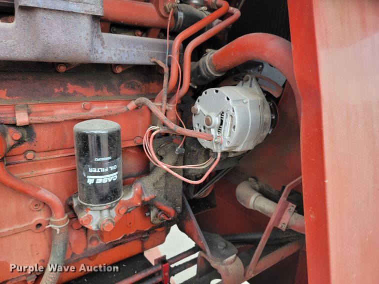 image for item ML9434 1981 International 1420 Axial-Flow  combine