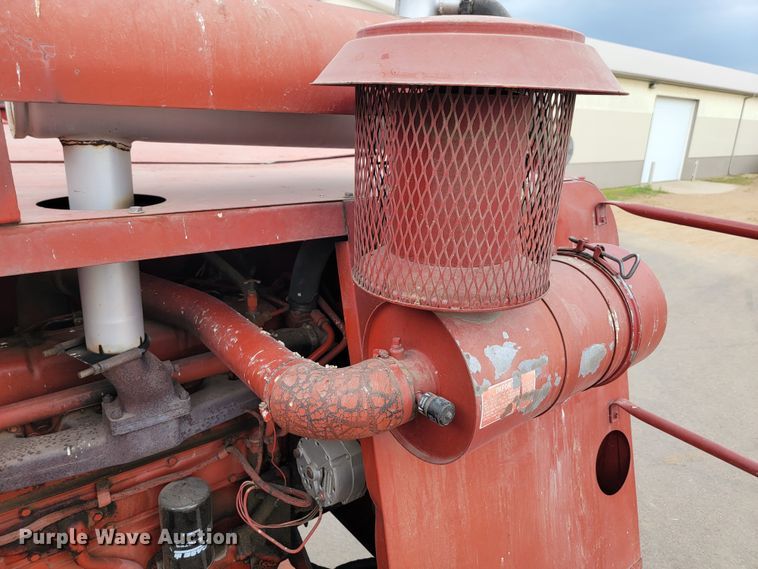 image for item ML9434 1981 International 1420 Axial-Flow  combine