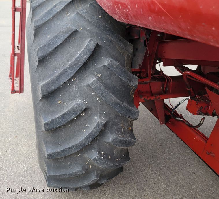 image for item ML9434 1981 International 1420 Axial-Flow  combine