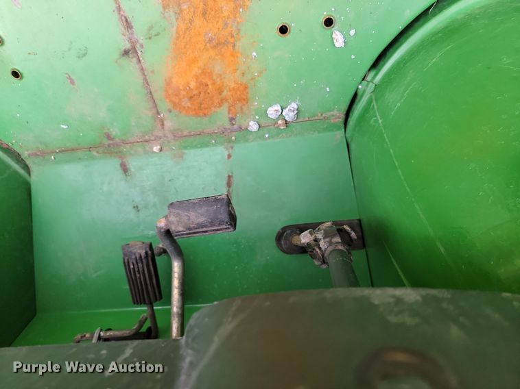 image for item ML9455 2001 John Deere Gator 6X4  utility vehicle