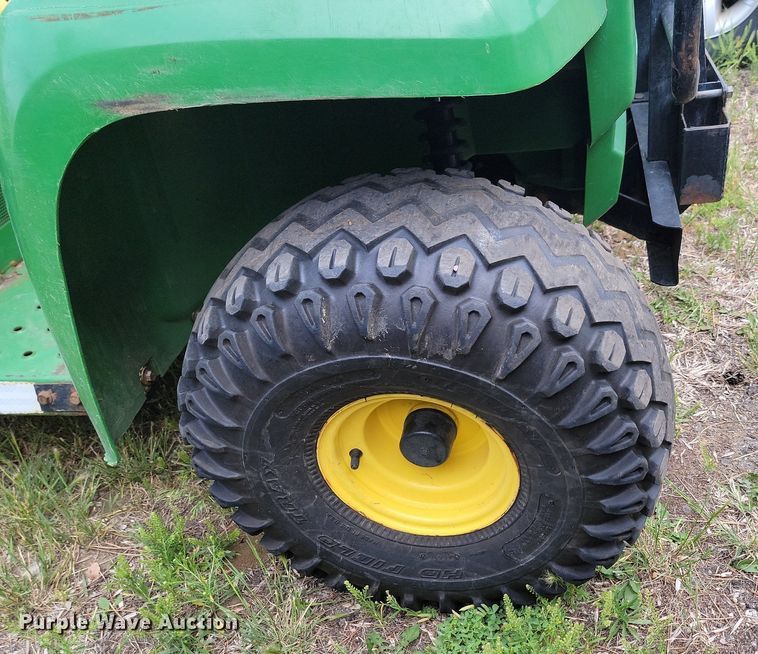 image for item ML9455 2001 John Deere Gator 6X4  utility vehicle