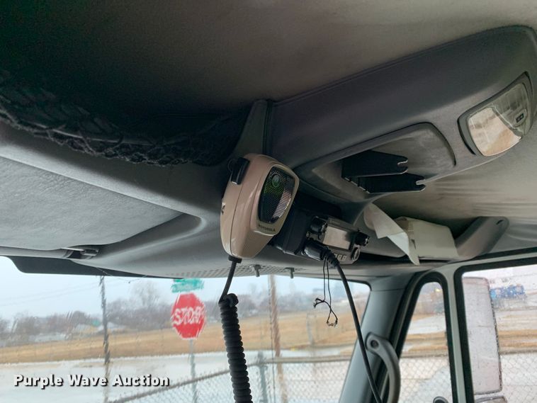 image for item MM9698 2003 International 740  pothole patcher truck