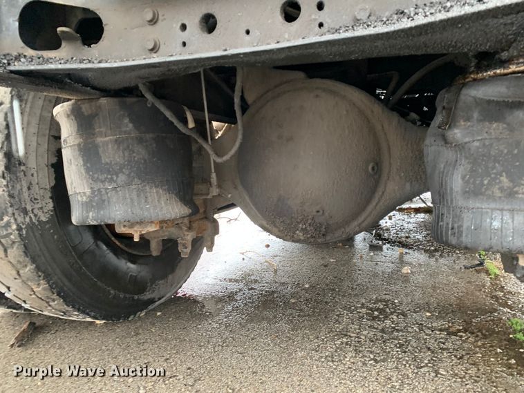 image for item MM9698 2003 International 740  pothole patcher truck