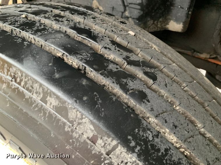 image for item MM9698 2003 International 740  pothole patcher truck