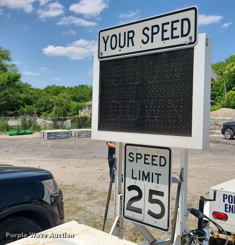 image for item MO9841 Radar speed sign trailer