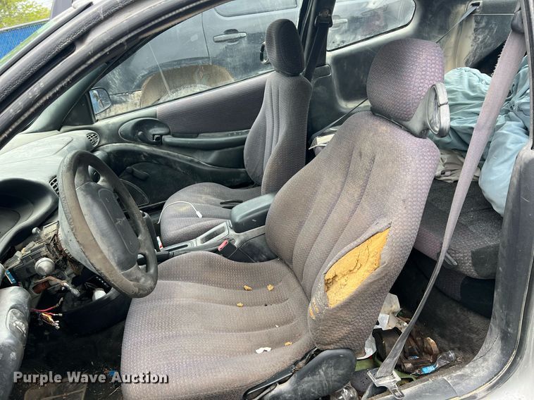 image for item MY9791 2000 Pontiac Sunfire