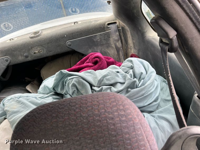 image for item MY9791 2000 Pontiac Sunfire