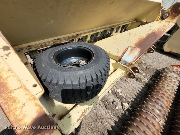 image for item NX9415 (2) Land Pride OS1572 overseeders