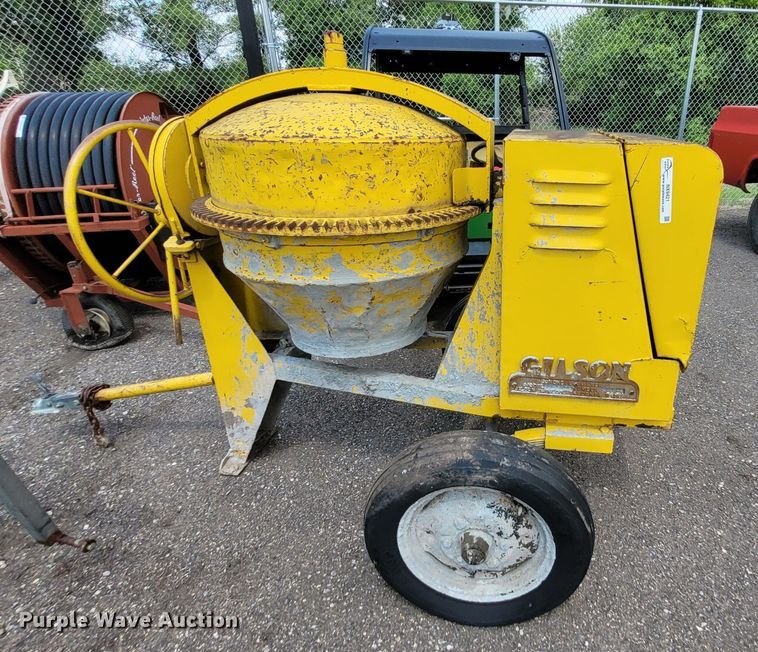 Gilson cement mixer in Manhattan, KS Item NX9421 sold Purple Wave