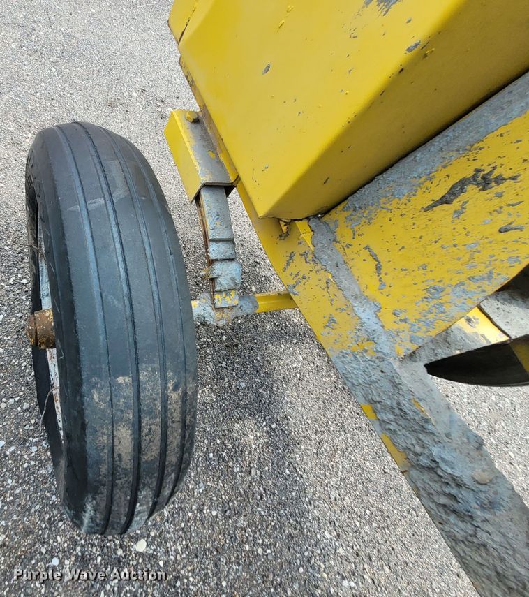 image for item NX9421 Gilson  cement mixer