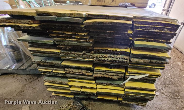 image for item NX9430 Approximately 160 fence pickets