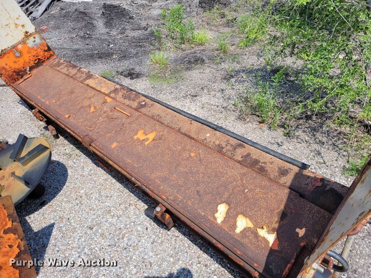 image for item NX9450 (2) Henderson salt spreaders