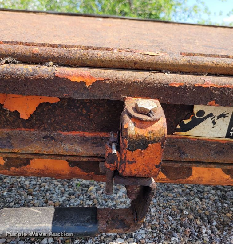 image for item NX9450 (2) Henderson salt spreaders