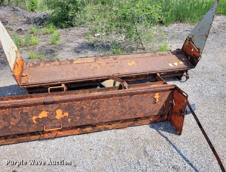 image for item NX9450 (2) Henderson salt spreaders