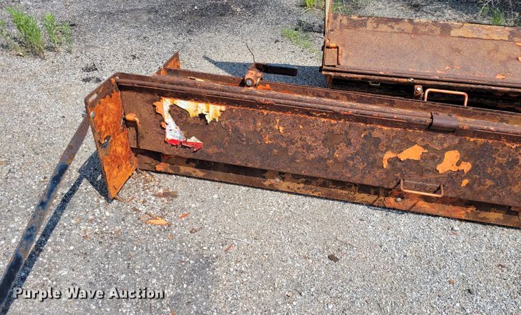 image for item NX9450 (2) Henderson salt spreaders