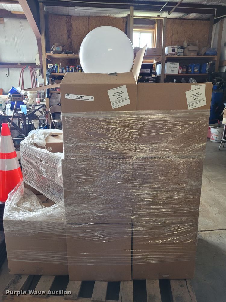 image for item NX9453 (15) Loevers 20016EH6F street lights