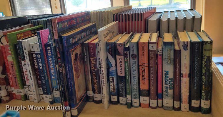 image for item NX9528 Approximately 5,000 library books