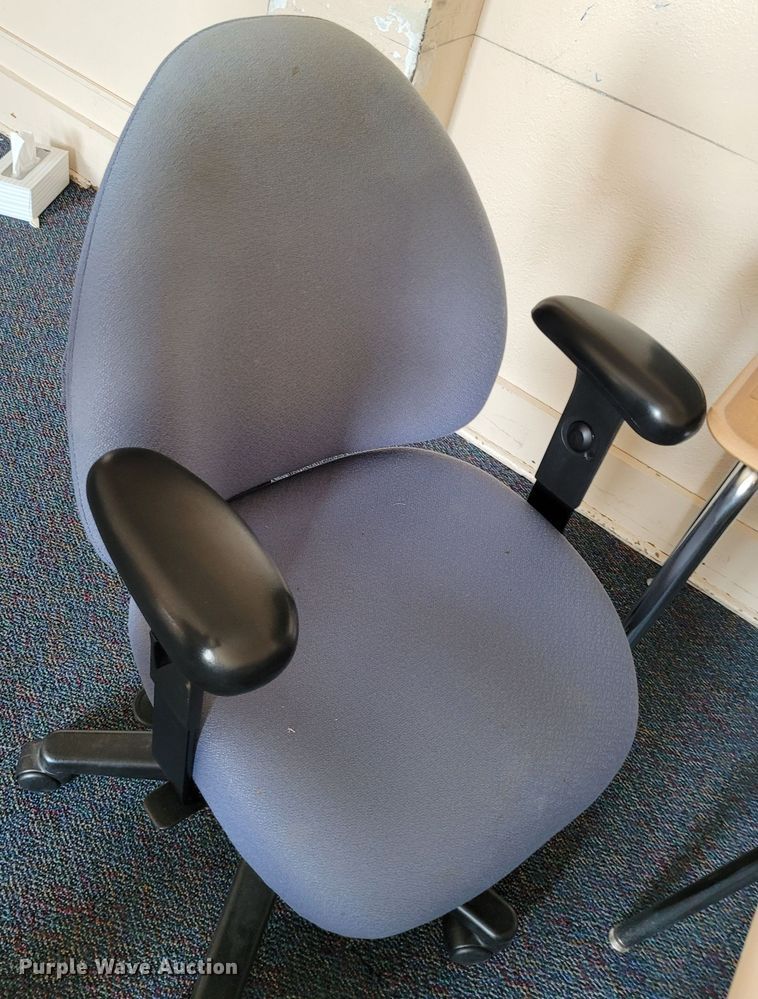 image for item NX9534 (29) student desks