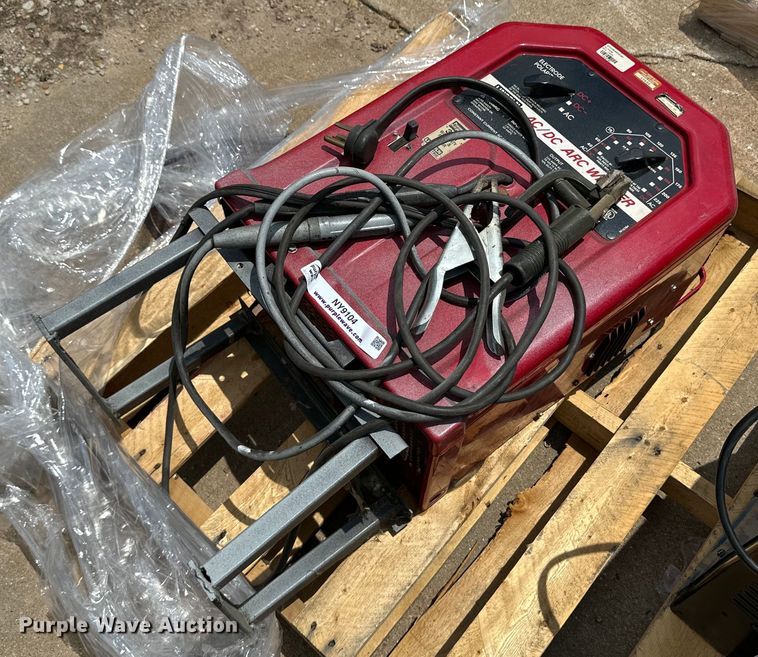 Lincoln Electric welder in Larned, KS Item NY9104 sold Purple Wave