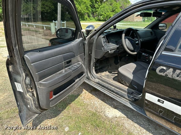 image for item OG9054 2010  Ford Crown Victoria Police Interceptor