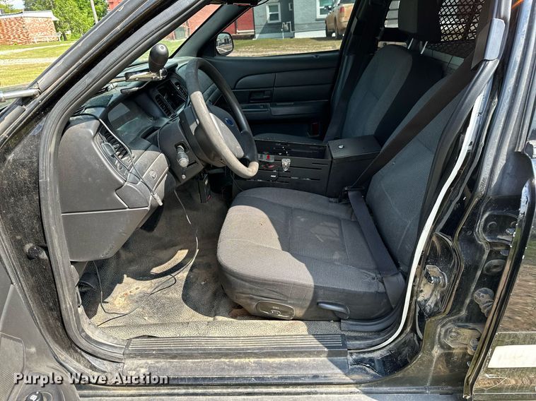 image for item OG9054 2010  Ford Crown Victoria Police Interceptor