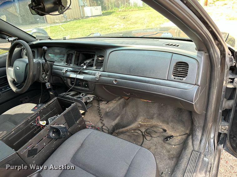 image for item OG9054 2010  Ford Crown Victoria Police Interceptor