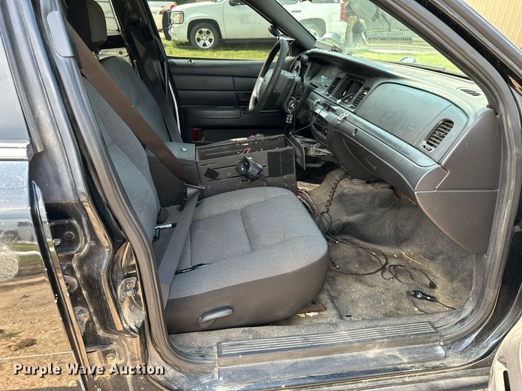 image for item OG9054 2010  Ford Crown Victoria Police Interceptor