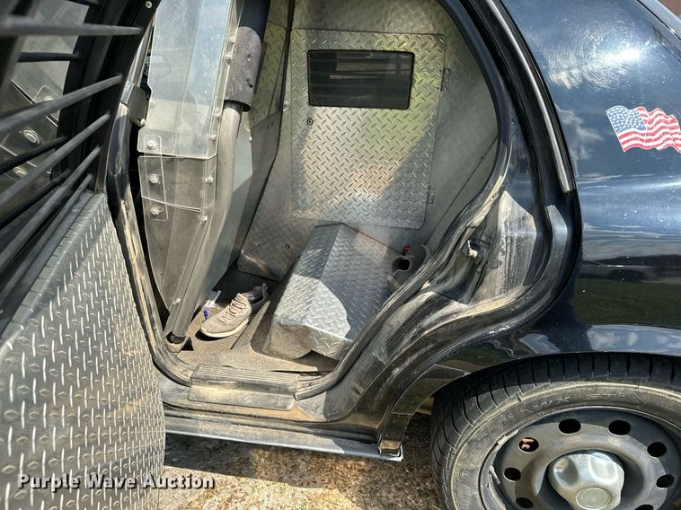 image for item OG9054 2010  Ford Crown Victoria Police Interceptor