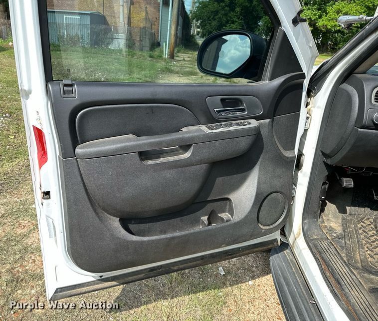 image for item OG9056 2011 Chevrolet Tahoe Police  SUV