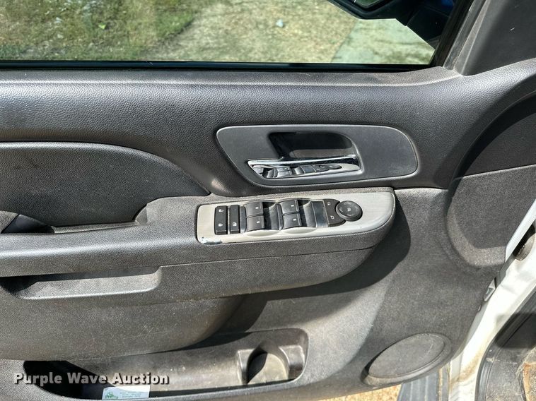 image for item OG9056 2011 Chevrolet Tahoe Police  SUV