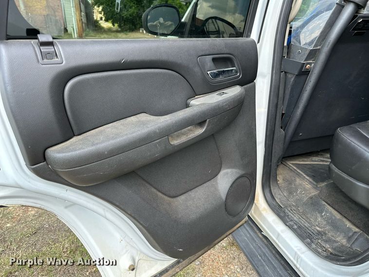 image for item OG9056 2011 Chevrolet Tahoe Police  SUV