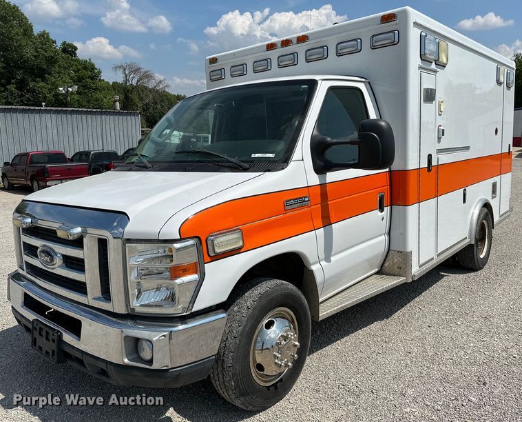 image for item OG9063 2011 Ford E350 Super Duty  ambulance