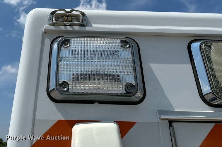 image for item OG9063 2011 Ford E350 Super Duty  ambulance