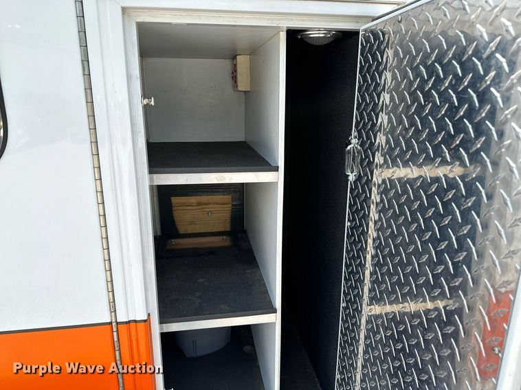 image for item OG9063 2011 Ford E350 Super Duty  ambulance