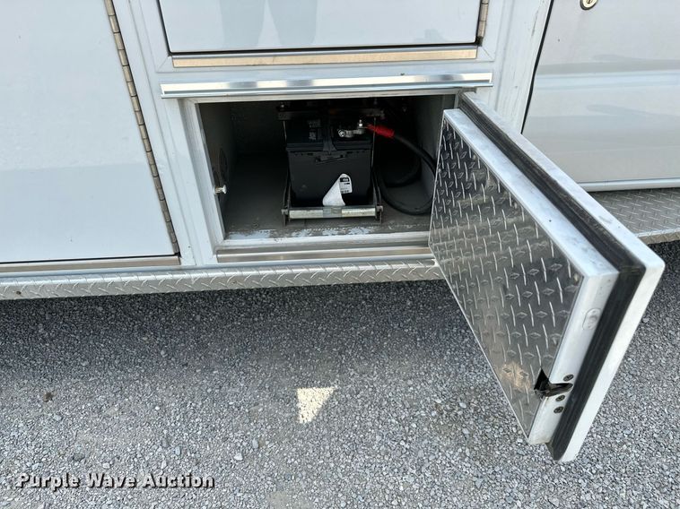 image for item OG9063 2011 Ford E350 Super Duty  ambulance