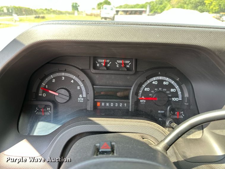 image for item OG9063 2011 Ford E350 Super Duty  ambulance