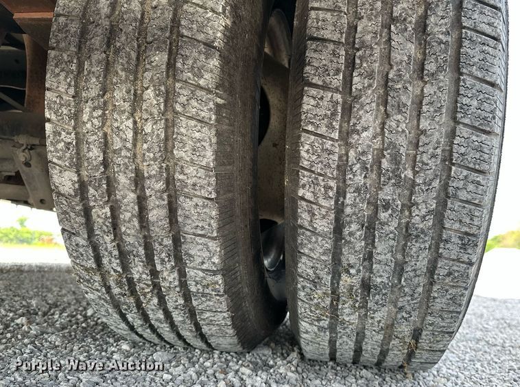 image for item OG9063 2011 Ford E350 Super Duty  ambulance