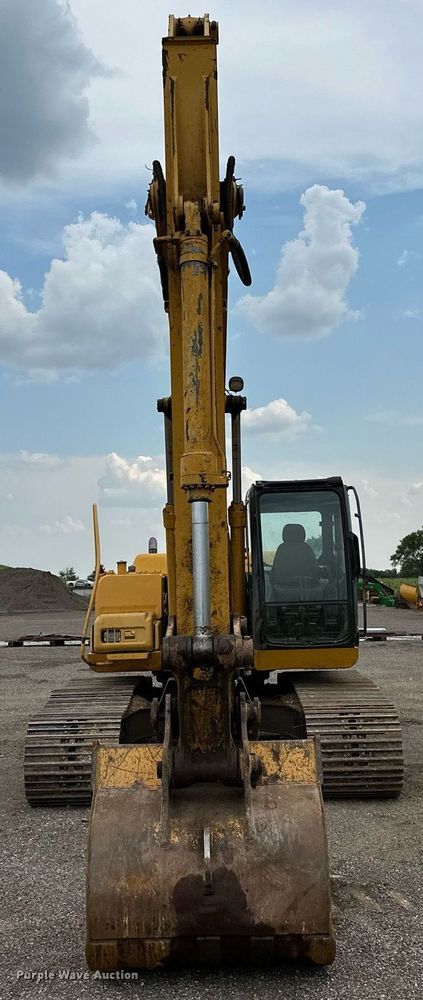 image for item OG9124 2006 John Deere 200C LC  excavator