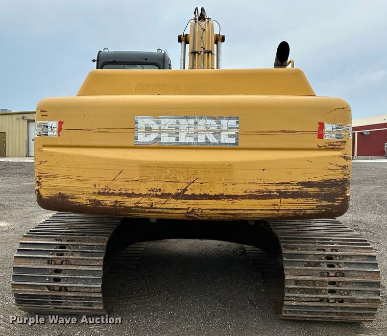 image for item OG9124 2006 John Deere 200C LC  excavator