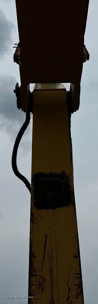 image for item OG9124 2006 John Deere 200C LC  excavator