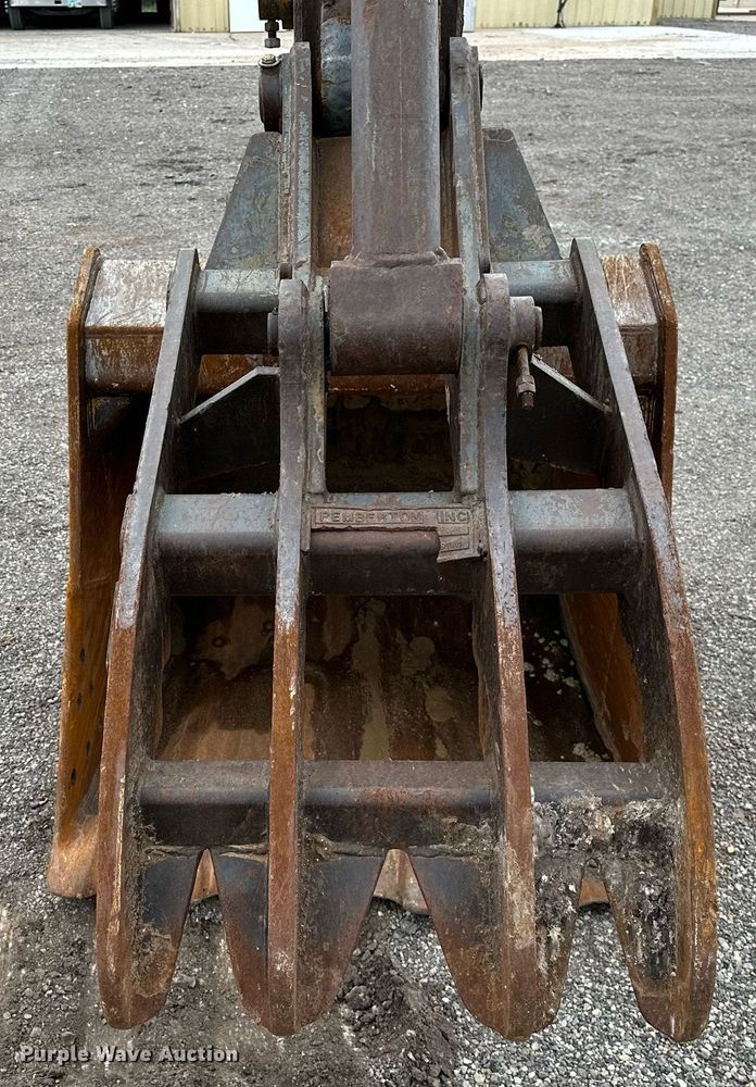 image for item OG9124 2006 John Deere 200C LC  excavator