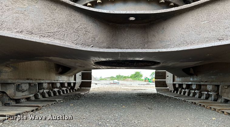 image for item OG9124 2006 John Deere 200C LC  excavator