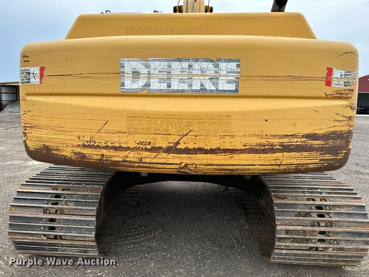 image for item OG9124 2006 John Deere 200C LC  excavator